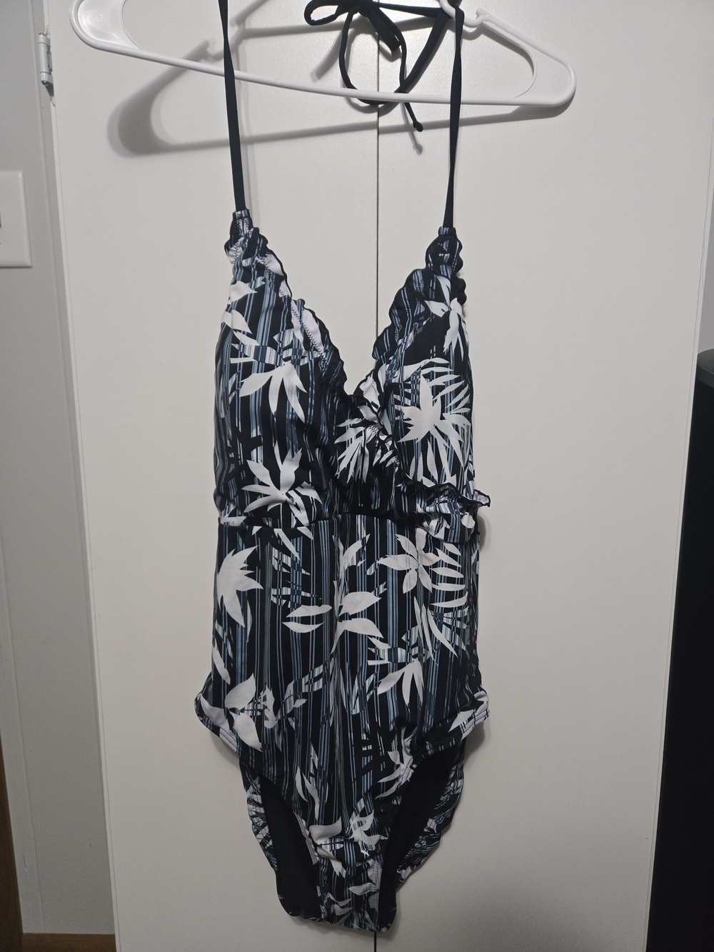 VENUS Navy and White Tropical Stripe One-Piece Swimsuit